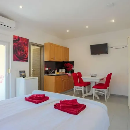 & With Common Pool 4* Valbandon