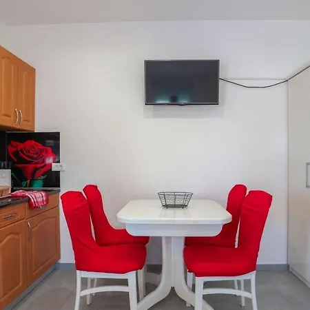 & With Common Pool Maison d'hôtes Valbandon