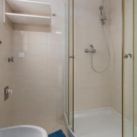 & With Common Pool Valbandon