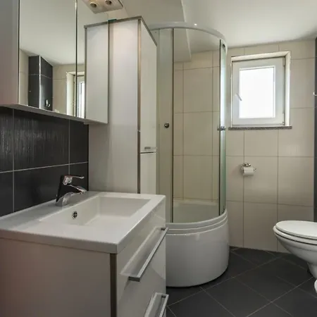 & With Common Pool Maison d'hôtes