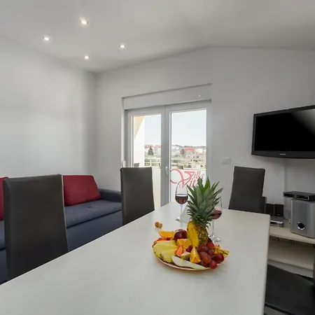 Гостевой дом & With Common Pool Valbandon