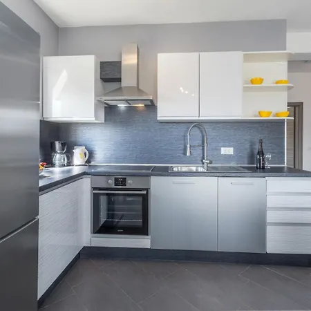 & With Common Pool 4*