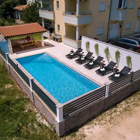 & With Common Pool Гостевой дом 4*