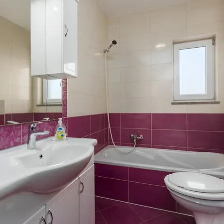 & With Common Pool 4* Valbandon