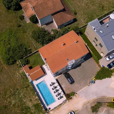 & With Common Pool Гостевой дом