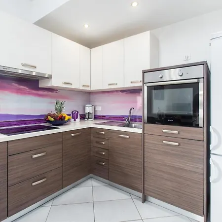 & With Common Pool 4* Valbandon