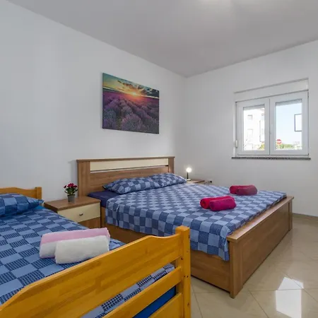 Apartments&studios Valbandon