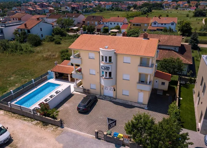 Gæstehus & With Common Pool