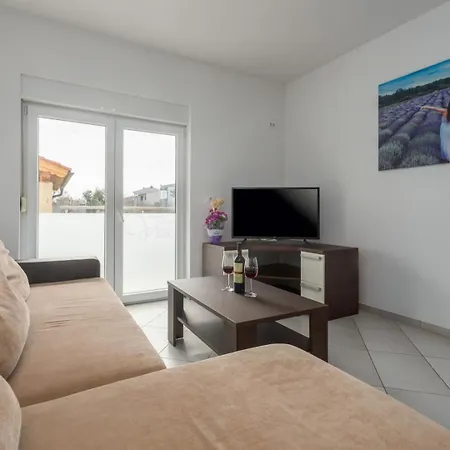 Gostinjska kuća & With Common Pool