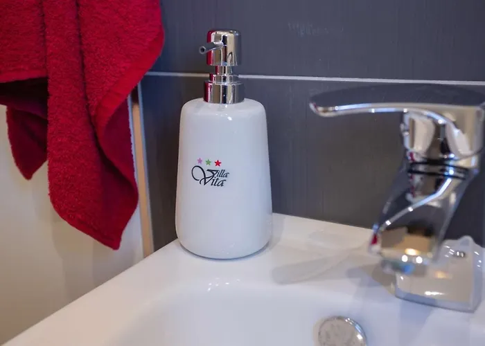 & With Common Pool Gostinjska kuća Valbandon