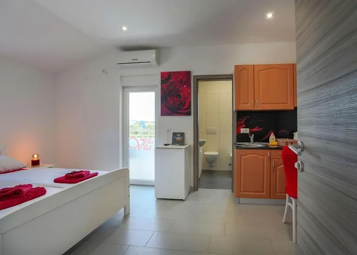 & With Common Pool Gostinjska kuća