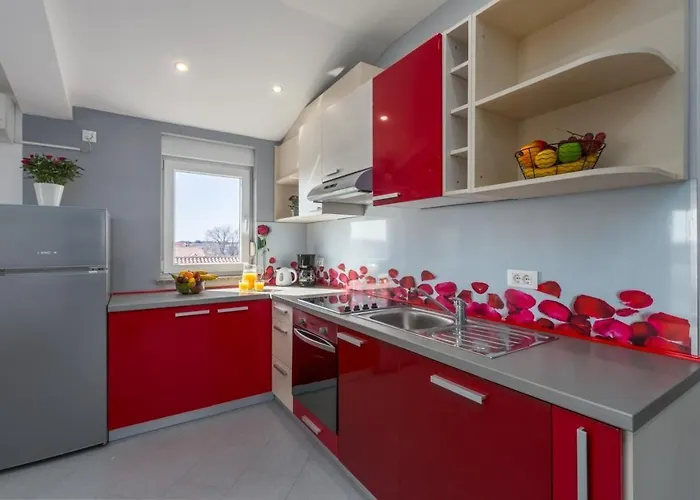 Gostinjska kuća & With Common Pool 4*