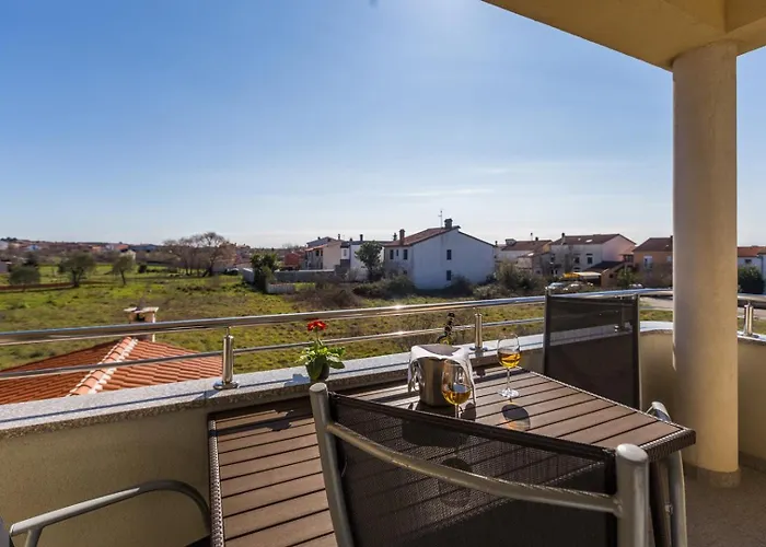 & With Common Pool Gostinjska kuća