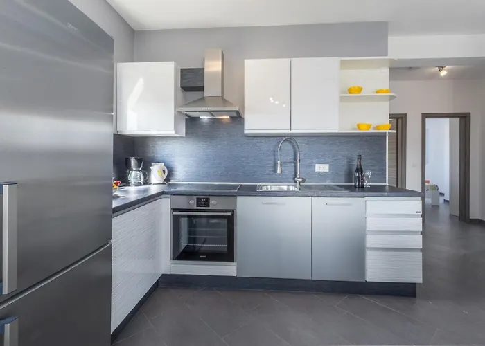 & With Common Pool 4*