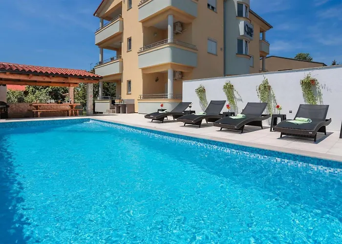 & With Common Pool 4* Valbandon