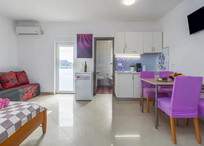 Gostinjska kuća & With Common Pool