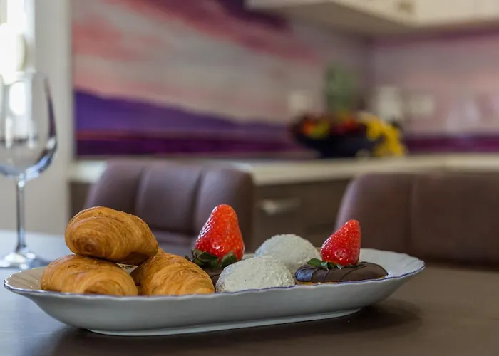 & With Common Pool Gostinjska kuća Valbandon