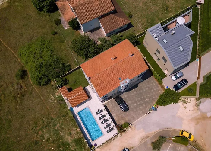 & With Common Pool Gostinjska kuća